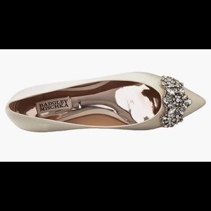 Wore once on my wedding. Pre owned. Excellent condition